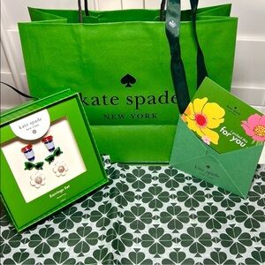 ♠️Kate Spade♠️Earrings Set new in box with Gift wrapping set